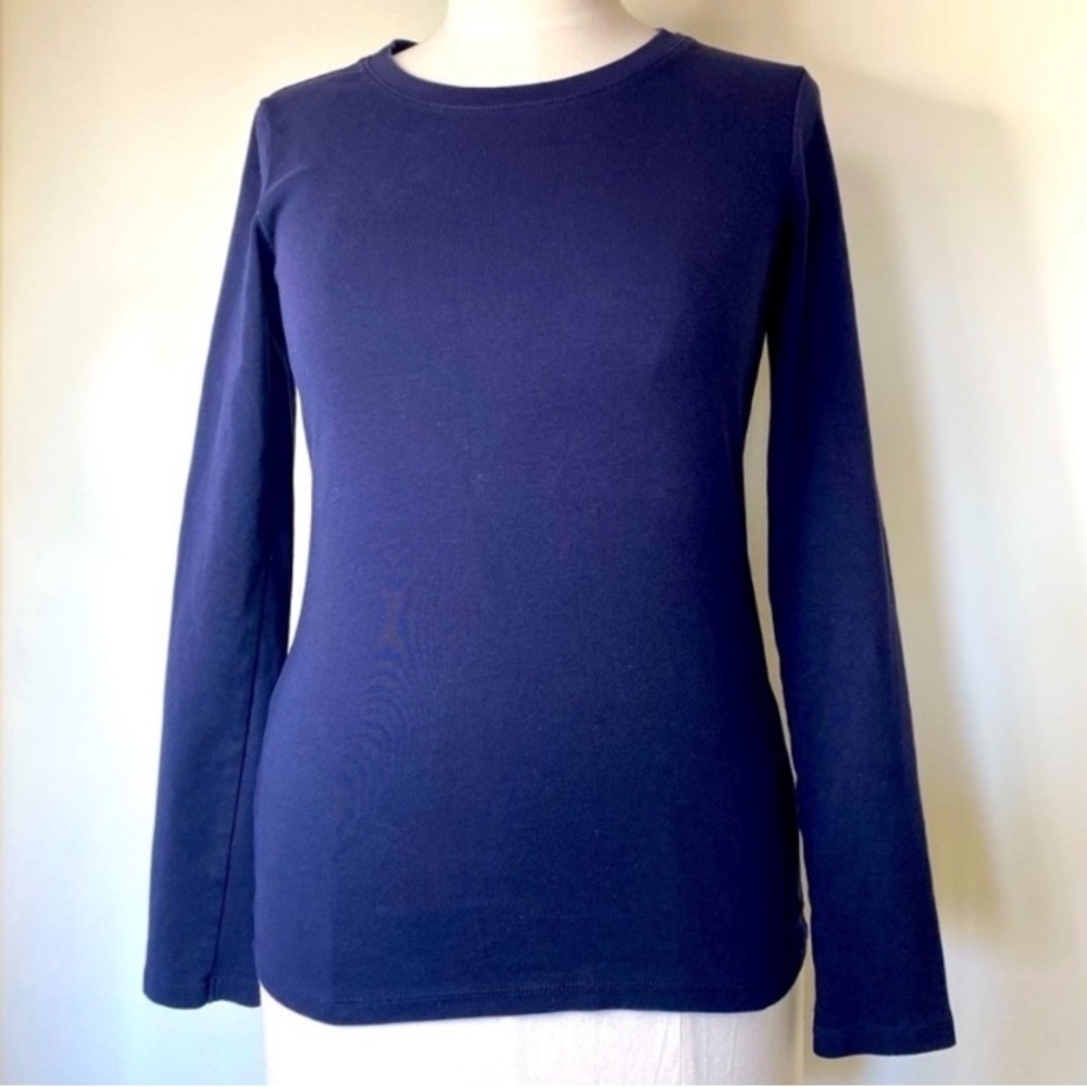 Long Sleeve Round Neck Women’s Navy Blue Pullover sweater size xs